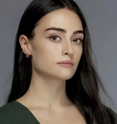 Esra Bilgiç Net Worth